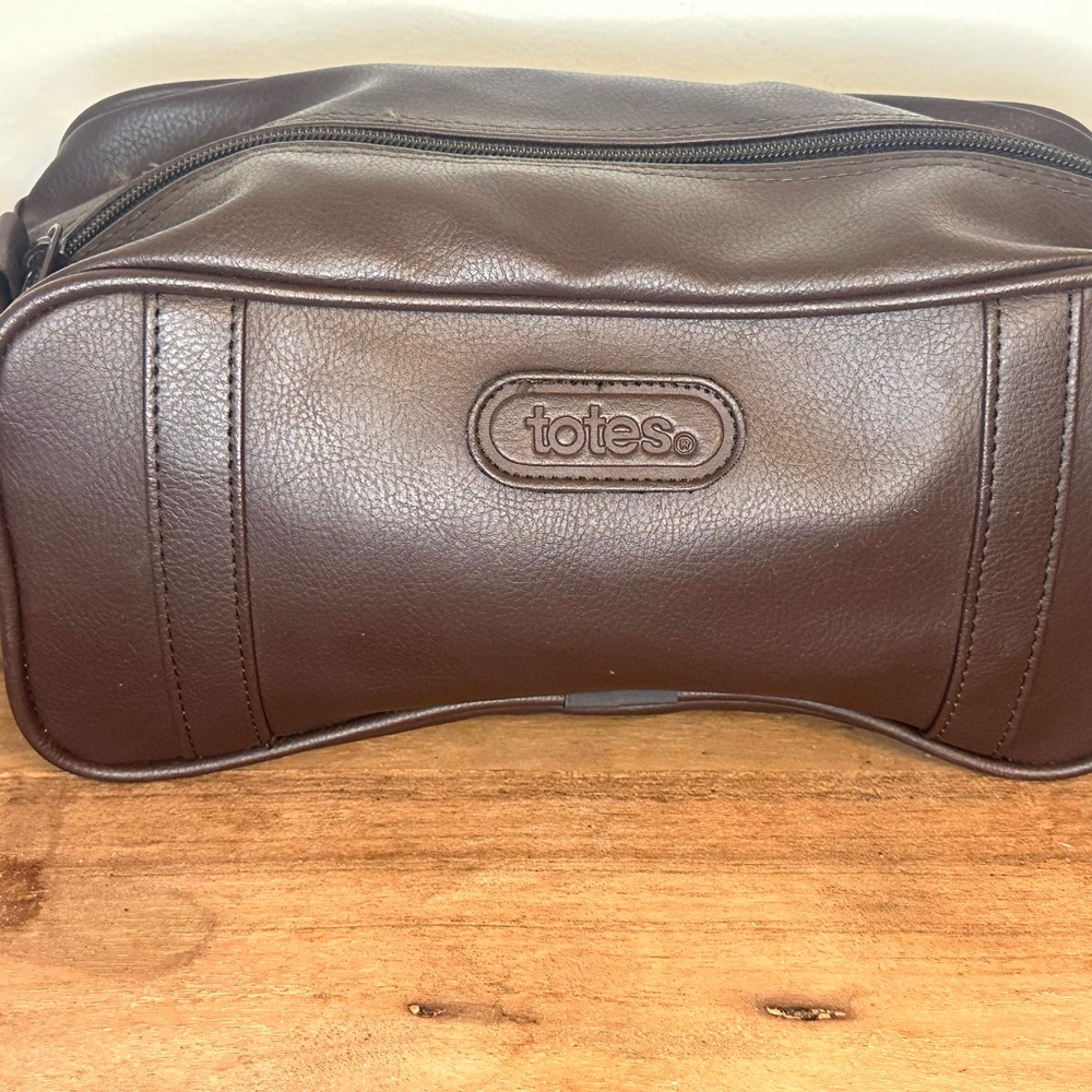 Totes Dark Brown Men's Toiletry Bag